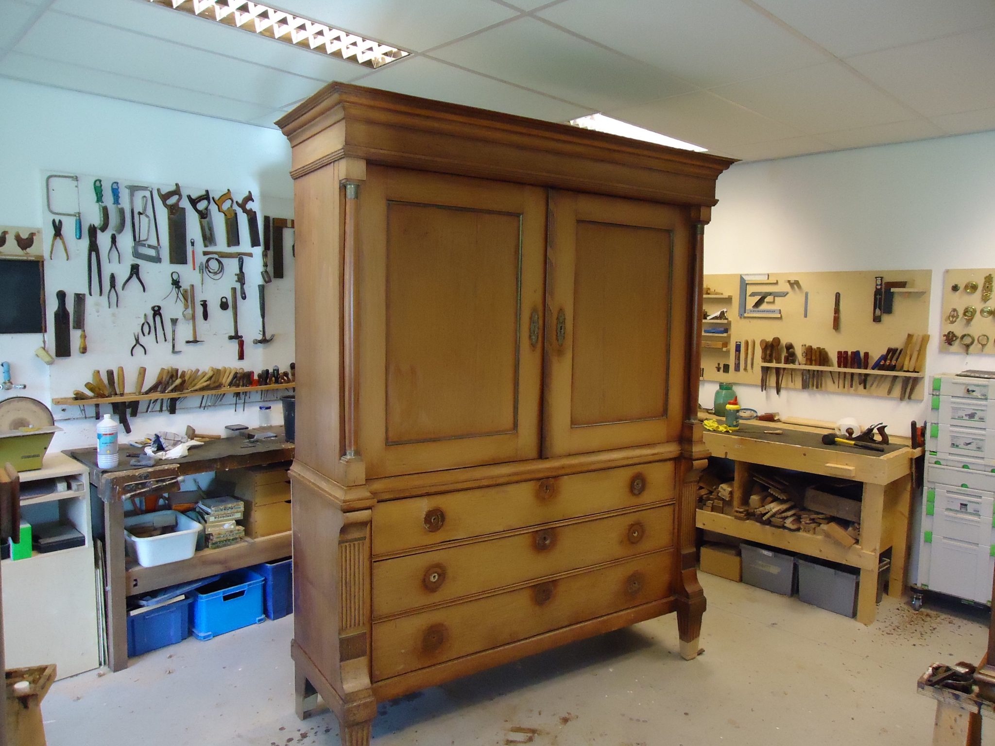 Kabinet kast renovatie jonathan garbutt Kabinet interieur